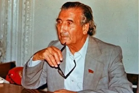Автор
